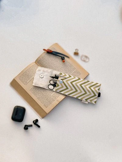 Ekatra Sustainable Pen case/organizer with elastic band - Image 8