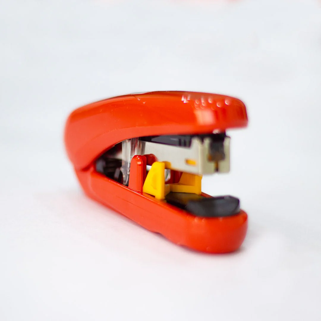 Plus Flat-Clinch Stapler - Image 5